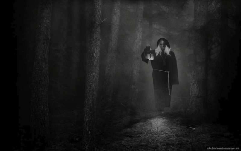 Im Schatten - der Herr des Molochs – Dadanaut